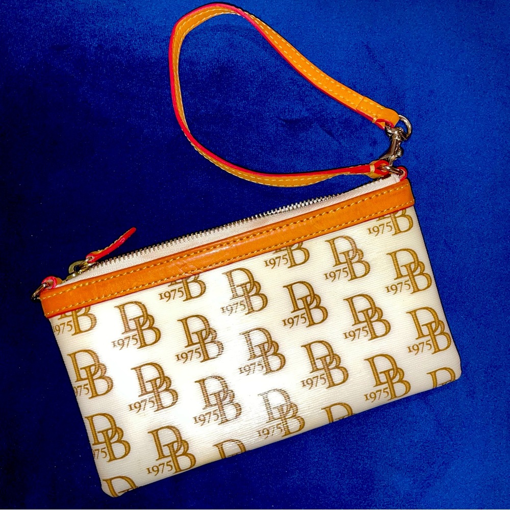 Dooney and Bourke signature 1975 wristlet